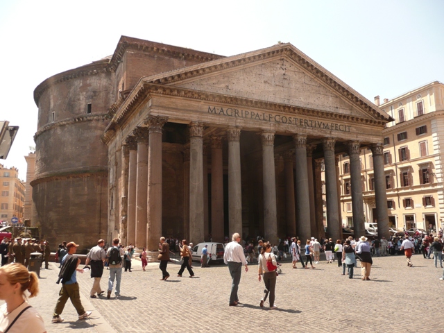 p1070667 der Pantheon von außen