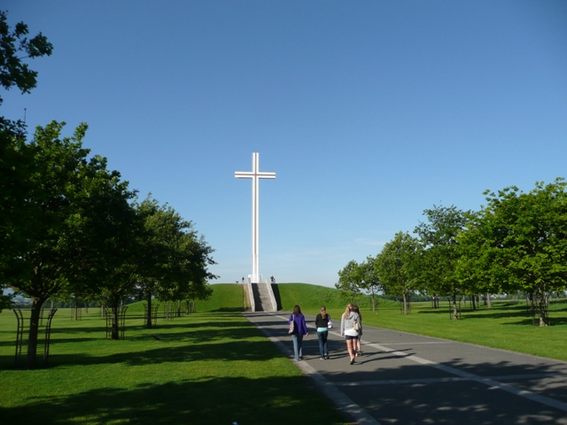 p1070823 Im Phoenix-Park, wo der alte Papst einst vor 1,2 Mio. katholischen Iren gepredigt hat