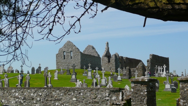 p1070846 Clonmacnoise